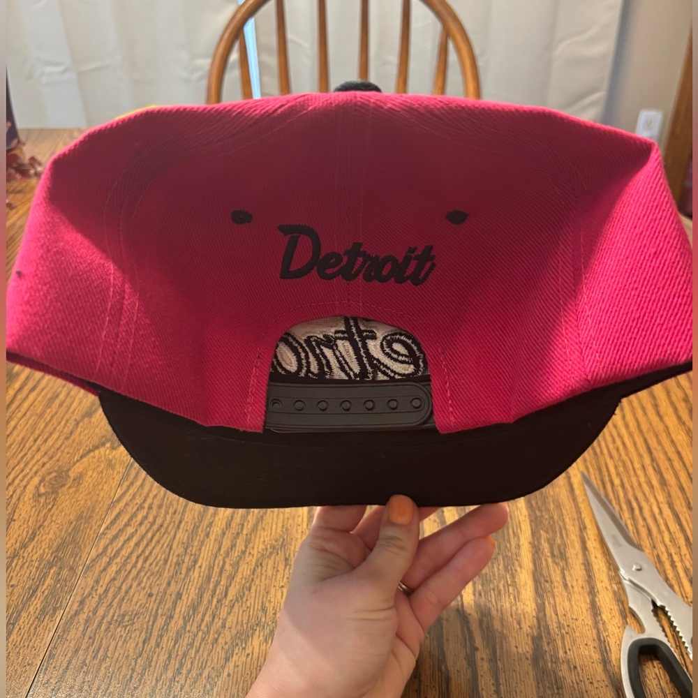 Men’s Detroit snap back hat one size - Picture 2 of 4